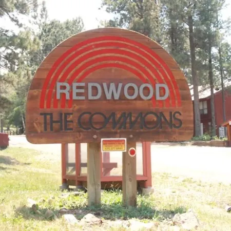Aparthotel Redwood Commons